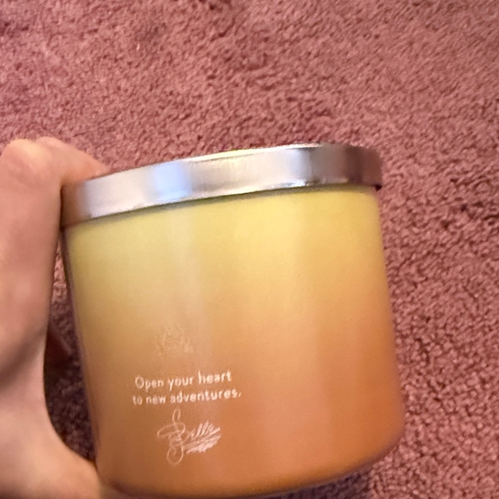 Belle B&bw candle